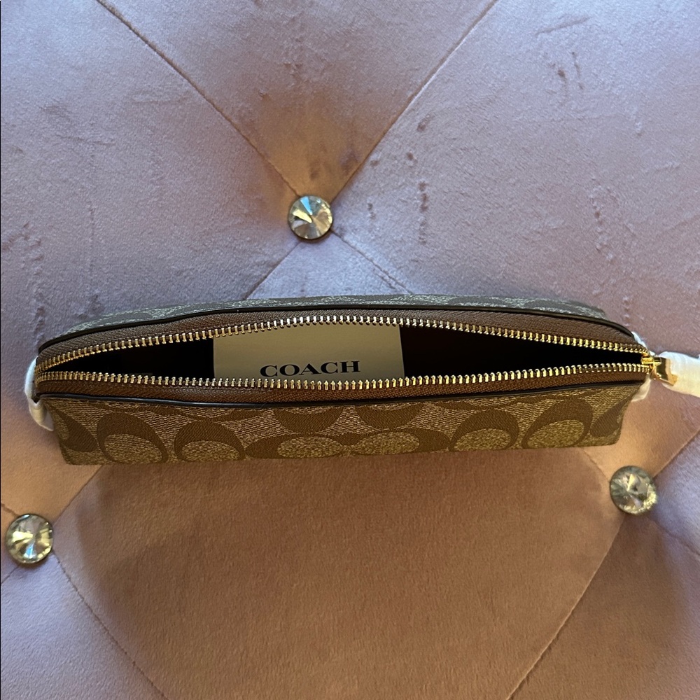 NWT Coach Pencil Case In Signature Canvas - Picture 4 of 6